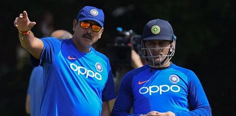 தோனியை 7வது வீரராக களமிறக்கியது யாருடைய முடிவு? - ரவிசாஸ்திரி விளக்கம்