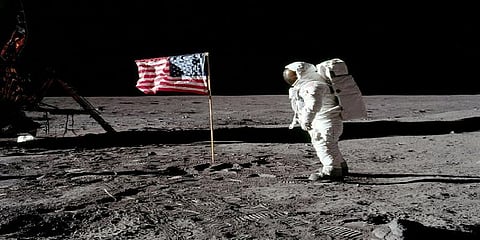நீல் ஆம்ஸ்ட்ராங் நிலவில் கால் வைத்து 50 ஆண்டுகள் - ‘அப்போலோ 11’ அதிசயம்