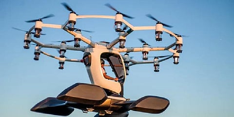 சாலையில் ட்ராஃபிக் என்றால் வானில் பறக்கலாம் - ட்ரோன் விமானத்தின் அசத்தல் வசதிகள்!