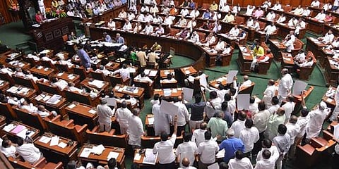 “மாலை 6 மணிக்குள் நம்பிக்கை வாக்கெடுப்பு” - கர்நாடக ஆளுநர் கெடு