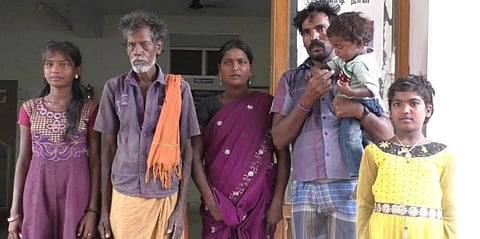 கொத்தடிமைகளாக கொடுமை அனுபவித்த குடும்பம் : காப்பாற்றிய அதிகாரிகள்