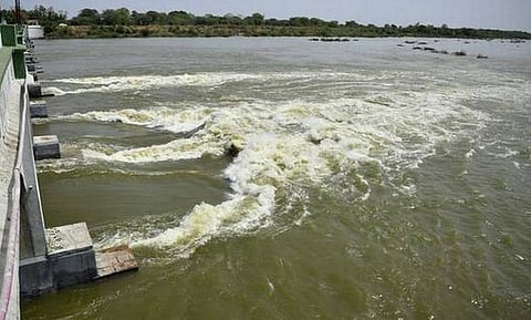 கர்நாடக அணைகளிலிருந்து காவிரிக்கு விநாடிக்கு 8,300 கன அடி நீர் திறப்பு