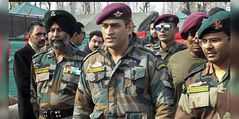 பாராசூட் ரெஜிமெண்டில் பயிற்சி பெற தோனிக்கு அனுமதி