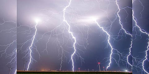 மின்னல் தாக்கி 32 பேர் பலி : உத்தரப் பிரதேசத்தில் துயரம்