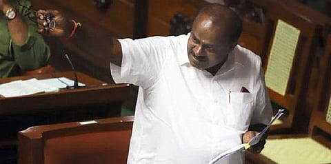 பெங்களூருவில் 144 தடை உத்தரவு - பதவி விலகுகிறாரா குமாரசாமி?