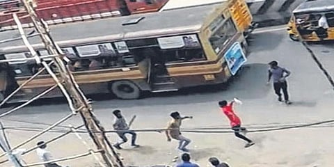 “பயப்படும் வகையில் மாணவர்களுக்கு கவுன்சிலிங்” - துணை ஆணையர்