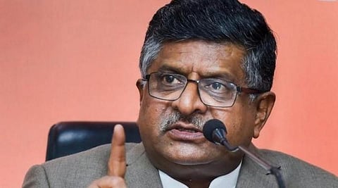 “உயர்நீதிமன்றங்களில் மாநில மொழிகளை அலுவல் மொழியாக்க முடியாது”- ரவிசங்கர் பிரசாத்