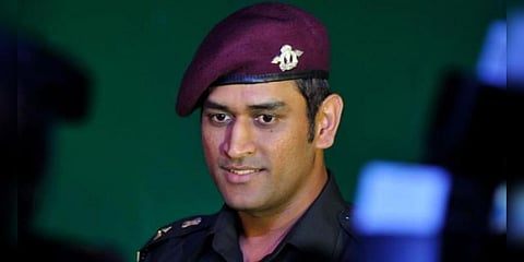 ராணுவப் பயிற்சியை தொடங்கினார் தோனி