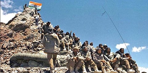 கார்கில் வெற்றியின் 20வது ஆண்டு விழா : வீரமே தலை வணங்கும் 'ஆப்ரேஷன் விஜய்'