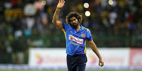 ஓய்வை அறிவித்த மலிங்கா - ட்விட்டரில் பாராட்டி தீர்த்த கிரிக்கெட் வீரர்கள்