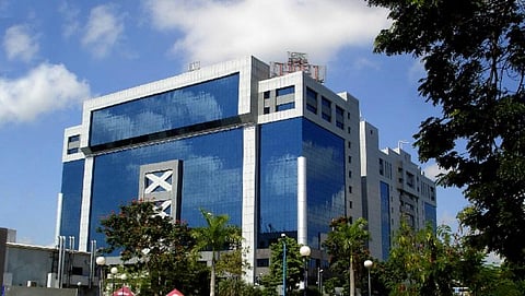 பிற மாநிலங்களைவிட தமிழகம் ஐடி துறையில் பின் தங்குகிறதா?