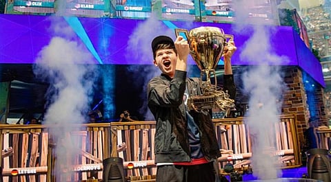 வீடியோ கேம் போட்டியில் 20 கோடி பரிசு பெற்ற 16 வயது சிறுவன்