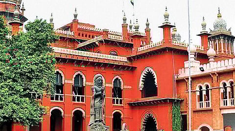 ஆணவக்கொலையை தடுக்க தமிழக அரசு துண்டுபிரசுரம் கூட வெளியிடவில்லை - உயர்நீதிமன்றம் அதிருப்தி