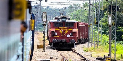 ‘3 லட்சம் ஊழியர்களுக்கு கட்டாய ஓய்வு?’ - மத்திய ரயில்வே விளக்கம்