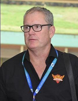 இந்திய அணியின் தலைமை பயிற்சியாளர் பதவிக்கான போட்டியில் ‘டாம் மூடி’