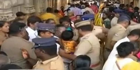 அத்திவரதர் வைபவம் - பட்டாக்கத்தியுடன் திரிந்த 4 பேர் கைது