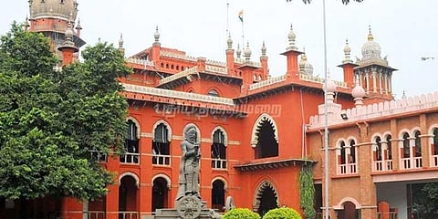 ஸ்டாலின் ஆலோசனை நடத்திய மண்டப சீலை அகற்றக் கோரி வழக்கு