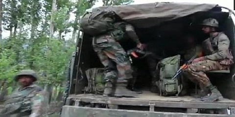 ஜம்மு- காஷ்மீரில் 2 பயங்கரவாதிகள் சுட்டுக்கொலை