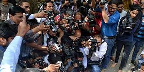 “வெளியூர் பத்திரிகையாளர்கள் காஷ்மீருக்கு வர வேண்டாம்” - மத்திய உள்துறை அமைச்சகம்