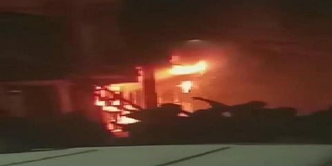 டெல்லியில் அடுக்குமாடி கட்டடத்தில் தீ - 5 பேர் பலி