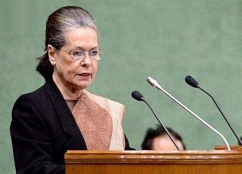 காங். எம்.பிக்களுடன் ஆலோசனை நடத்துகிறார் சோனியா