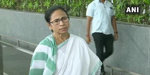 “ஆதரிக்கவும் இல்லை.. வாக்களிக்கவும் இல்லை” - குழப்பத்தில் மம்தா பானர்ஜி