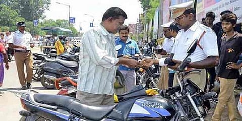 இருசக்கர வாகன ஓட்டிகளே உஷார்! - ரூ.1000 அபராதம் விரைவில் அமல்