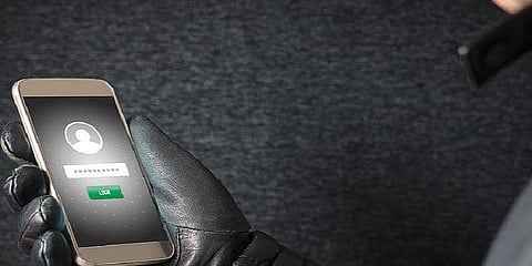 முதல்வர் வீட்டில் வெடிகுண்டு இருப்பதாக போலி தகவல் இளைஞர் கைது