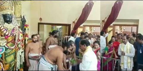 அத்திவரதரை தரிசித்த தெலுங்கானா முதலமைச்சர்