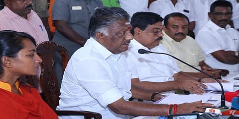 அரசியல் காரணங்களுக்காக ஸ்டாலின் குறை கூறுகிறார் - பன்னீர்செல்வம்