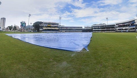 அதிரடியாக விளையாடிய வெஸ்ட் இண்டீஸ் - மழையால் நிறுத்தப்பட்ட போட்டி