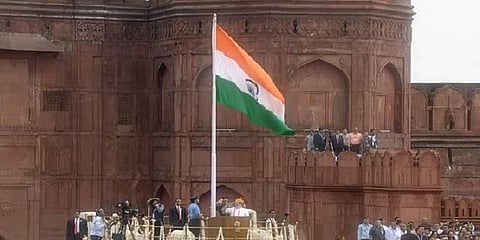 ஆறாவது முறையாக தேசியக் கொடியை ஏற்றிய பிரதமர் மோடி