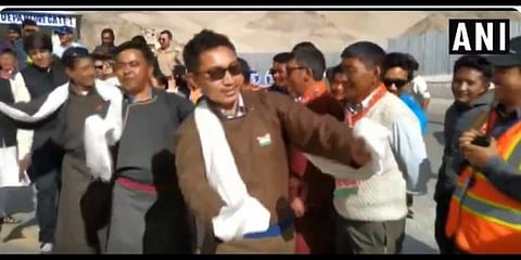 சுதந்திர தின விழா: லடாக் எம்.பி நடனமாடி உற்சாகம்- வீடியோ