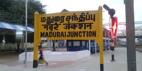 மதம் மாறிய 30 குடும்பங்கள் ஊரைவிட்டு ஒதுக்கி வைப்பு ? - மதுரையில் புகார்