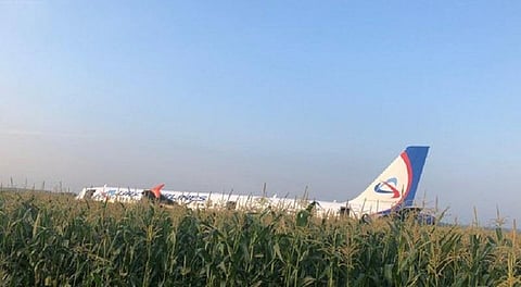 சாதுர்யமாக 233 பேரின் உயிரை காப்பாற்றிய விமானி.. ரஷ்ய அரசு பாராட்டு..!