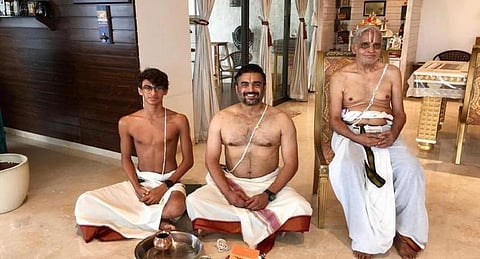 இந்து கடவுள்களுக்கு மத்தியில் சிலுவை... நெட்டிசன் கேள்விக்கு தக்க பதிலடி கொடுத்த மாதவன்..!