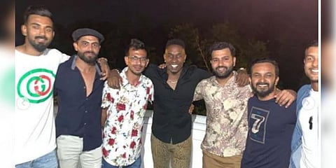 இந்திய கிரிக்கெட் வீரர்களுக்கு பிரைன் லாரா ’பார்ட்டி’!