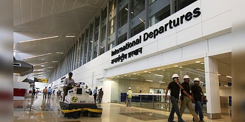 ’என் மனைவி மனித வெடிகுண்டு’: ஏர்போர்ட்டுக்கு போன் செய்த சென்னை இளைஞருக்கு டெல்லியில் சிறை!