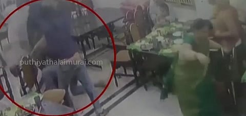 ஹோட்டலுக்குள் இளைஞர் வெட்டிக் கொல்லபட்ட சம்பவத்தில் 4 பேர் சரண்