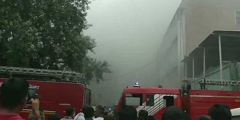 தீ விபத்தின்போது பிரசவம் பார்த்த மருத்துவர்கள் - குவியும் பாராட்டுகள்