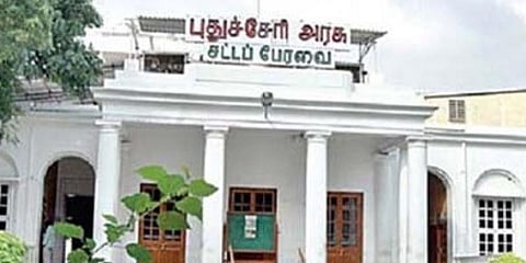 நம்பிக்கையில்லா தீர்மானம் கோரி கடிதம் - புதுச்சேரியில் அரசியல் பரபரப்பு