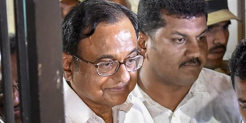 கைதாகிறாரா ப.சிதம்பரம் ? - வீட்டிற்கு விரைந்த சிபிஐ