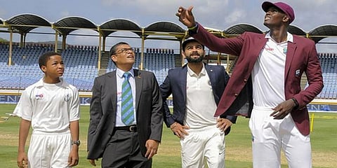 இந்தியா-வெஸ்ட் இண்டீஸ் முதல் டெஸ்ட் - மழையால் டாஸ் தாமதம்..!