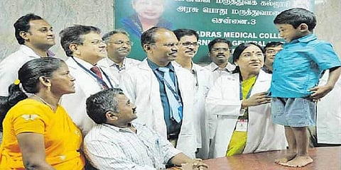 “அறுவை சிகிச்சையால் நடக்க ஆரம்பித்த 6 வயது சிறுவன்” - சென்னை ராஜீவ்காந்தி மருத்துவமனை சாதனை