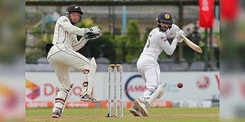 நியூசி.க்கு எதிரான டெஸ்ட்: டி சில்வா சதத்தால் நிமிர்ந்தது இலங்கை!