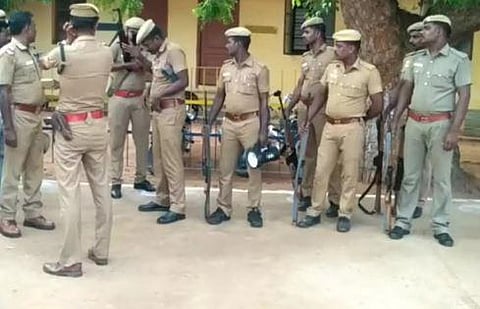 ரகசிய இடத்தில் வைத்து 3 பேரிடம் கோவை போலீசார் விசாரணை