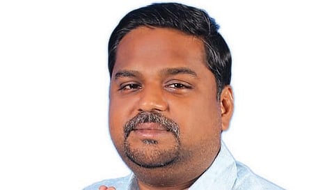 “கழிவறையை சுத்தம் செய்வது கேவலம் அல்ல” - நக்கல் செய்தவருக்கு தருமபுரி எம்.பி பதில்