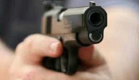 மதுரை சுங்கச்சாவடியில் துப்பாக்கிச் சூடு