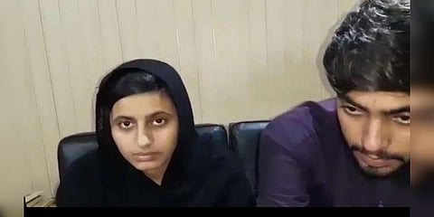 பாக்.கில் துப்பாக்கி முனையில் கடத்தி சீக்கிய பெண் கட்டாய மதமாற்றம்!