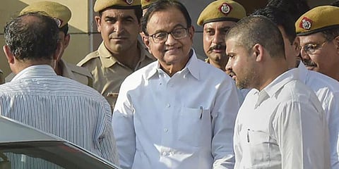 சிபிஐ காவலில் இருக்க தயார் : ப.சிதம்பரம் பதிலால் காவல் நீட்டிப்பு